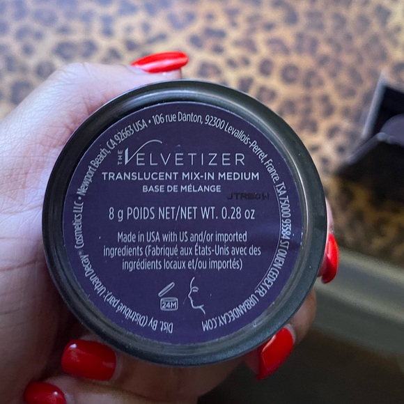 Urban Decay Velvetizer Translucent Mix-In Medium - Picture 2 of 5